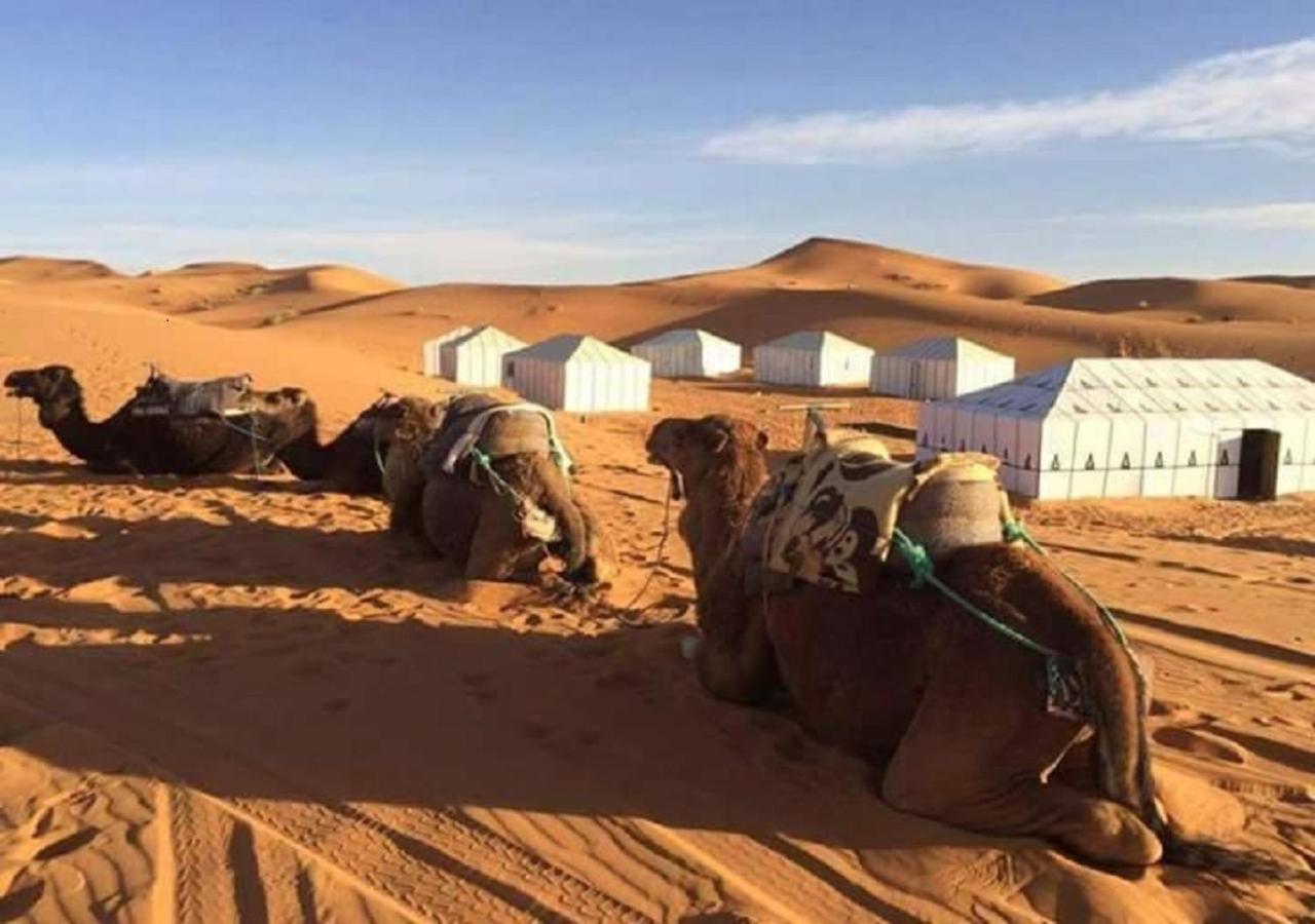 Готель Desert Luxury Tented & Activities Adrouine Екстер'єр фото