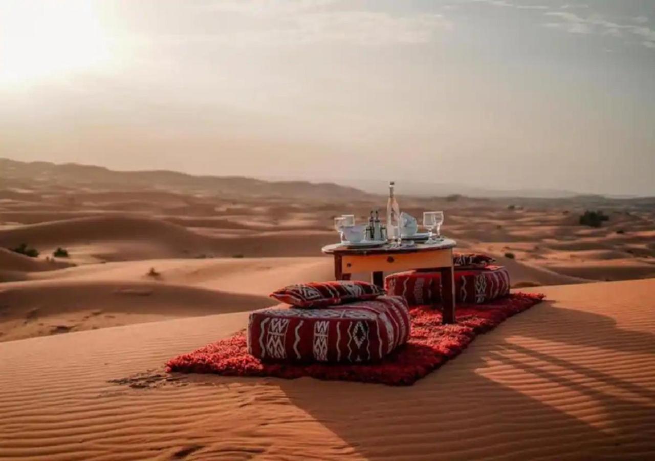 Готель Desert Luxury Tented & Activities Adrouine Екстер'єр фото