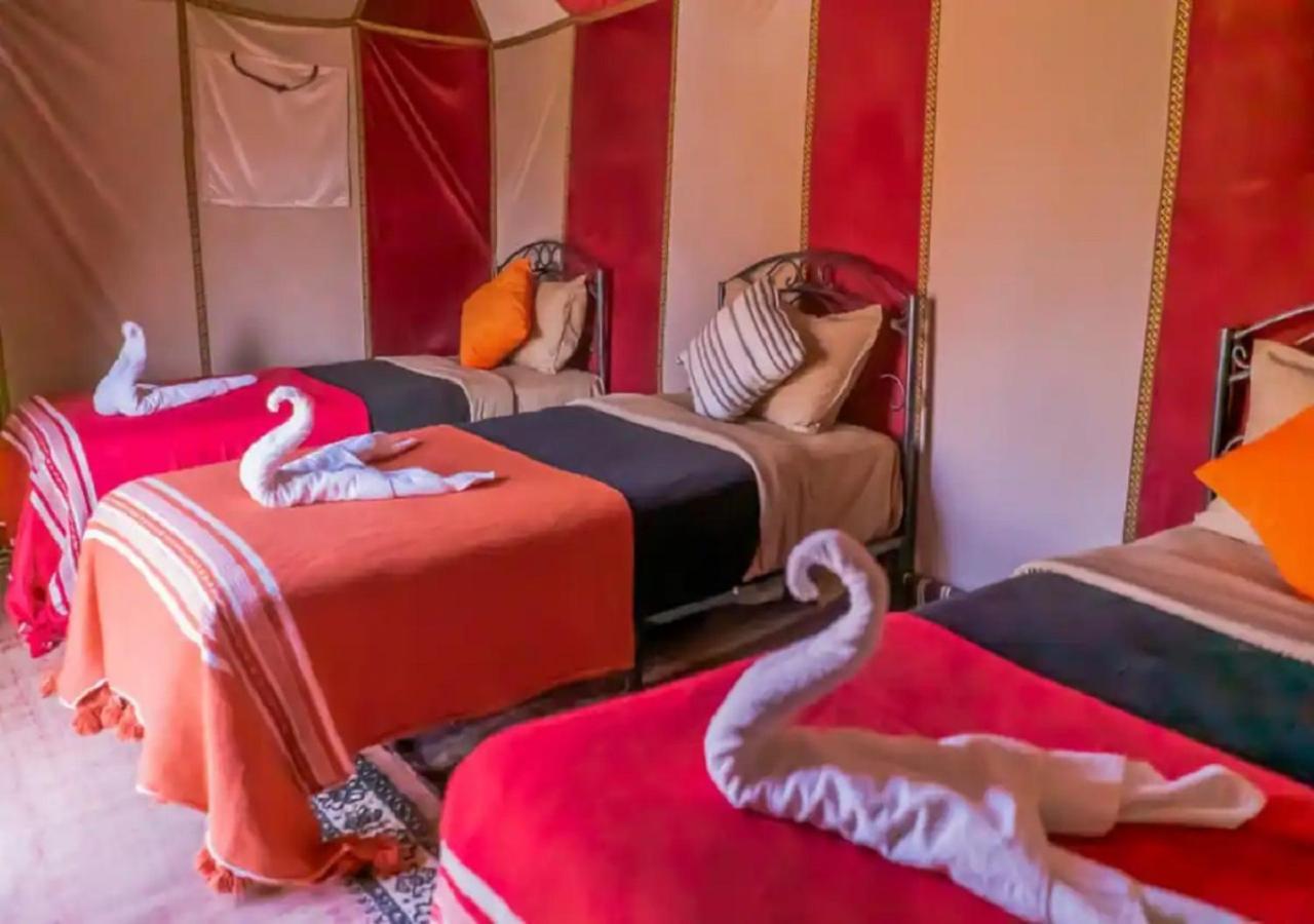 Готель Desert Luxury Tented & Activities Adrouine Екстер'єр фото