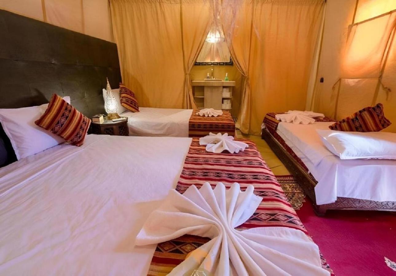 Готель Desert Luxury Tented & Activities Adrouine Екстер'єр фото